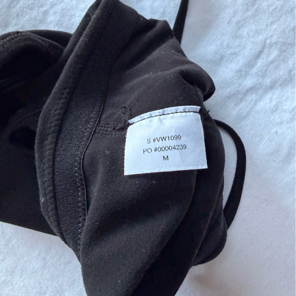 Vuori AllTheFeels Bra in Black - Picture 4 of 4